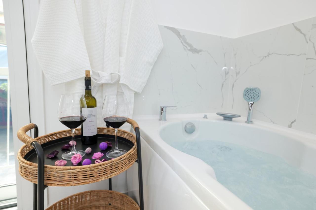 Apollo 2 Bd Jacuzzi Suite Афіни Екстер'єр фото